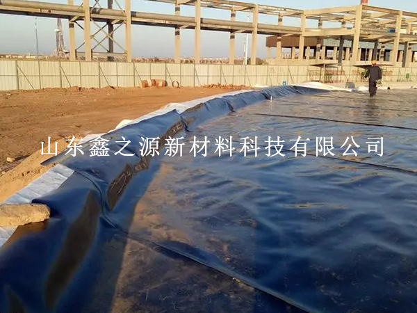 化工油罐區(qū)為何鋪設(shè)hdpe防滲土工膜？