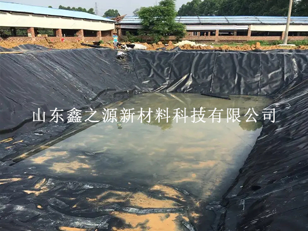 做好沼氣池黑膜的剪接工作，既節(jié)約又高效