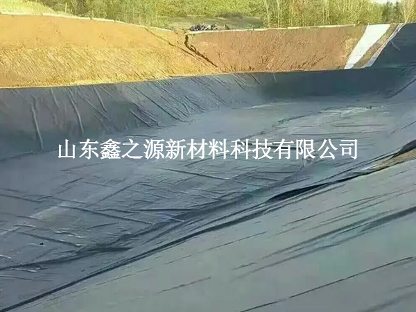 魚塘防滲膜的鋪設(shè)過程需要避免哪些問題？