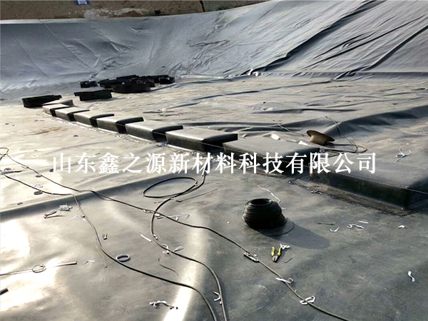 魚塘養(yǎng)殖防滲膜鋪設(shè)：創(chuàng)新施工，高效防滲的綠色養(yǎng)殖新篇章