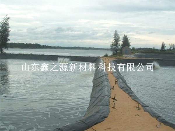 魚蝦養(yǎng)殖防滲膜鋪設(shè)過(guò)程中有哪些注意事項(xiàng)？